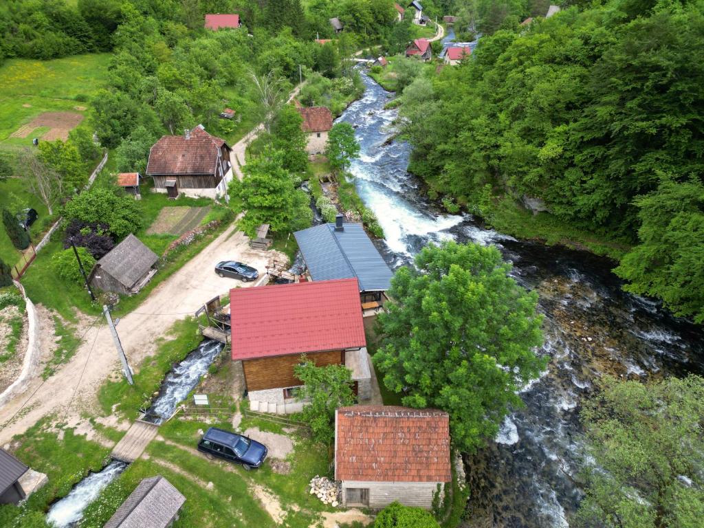 Příroda nedaleko venkovského domu