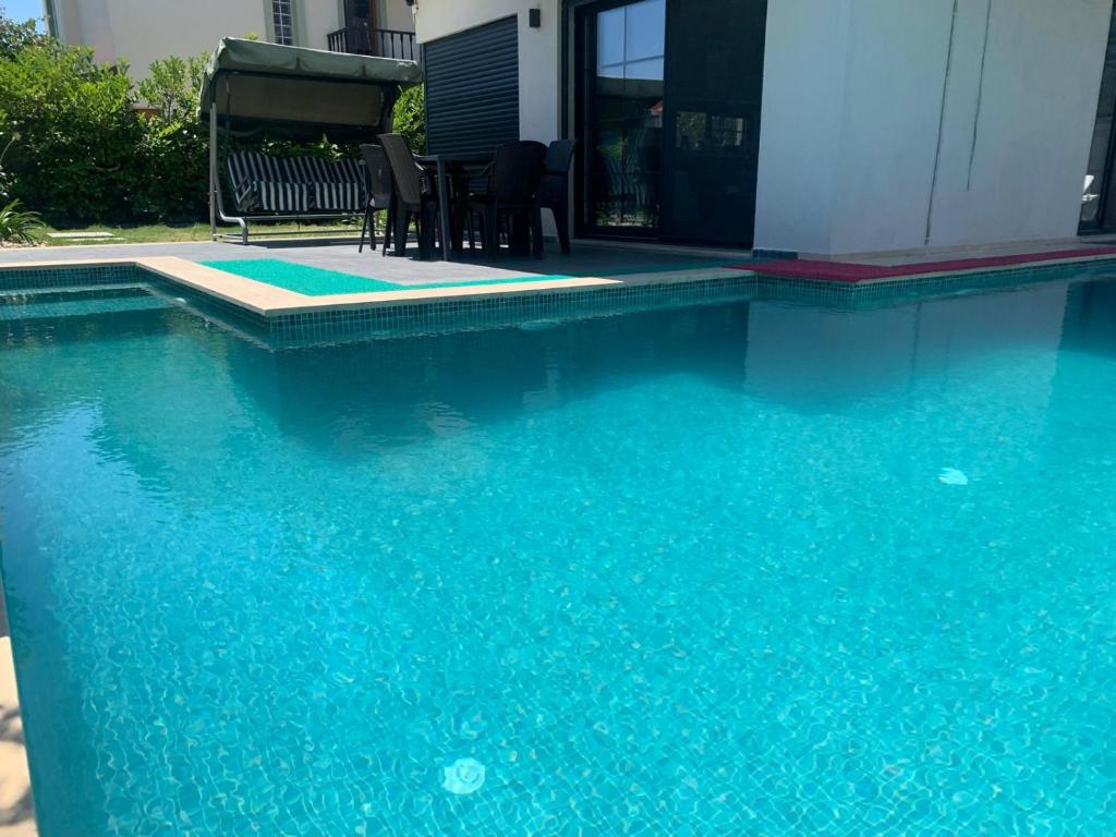 Fotografie z fotogalerie ubytování Çeşme merkezde özel havuzlu villa, private pool villa at Cesme center v destinaci Ildır