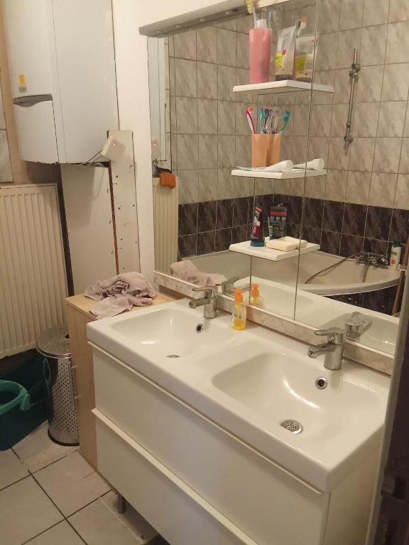 Chambre room in appartement – photo 4