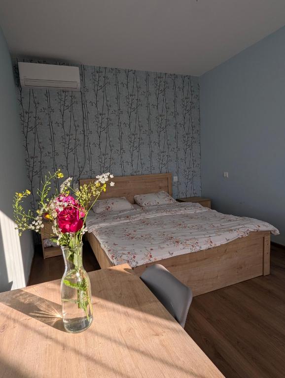 Llit o llits en una habitació de Bee House
