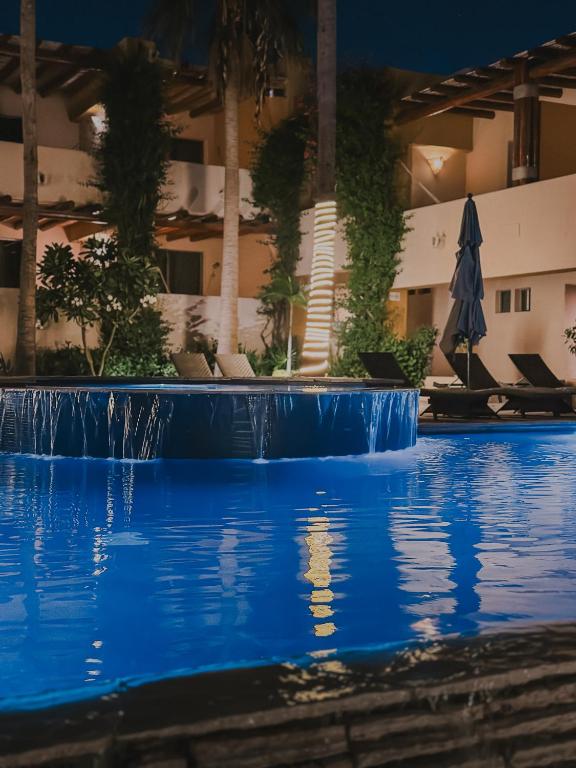Bazén v ubytování Hotel Los Patios nebo v jeho okolí