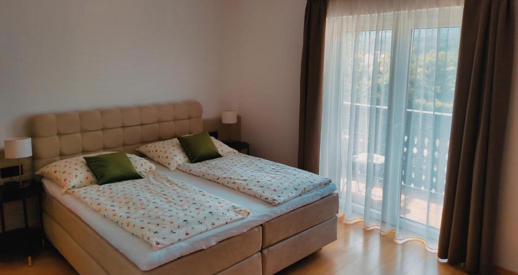 Posteľ alebo postele v izbe v ubytovaní Gasthof Pension Bürger