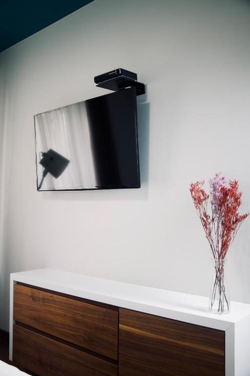 TV a/nebo společenská místnost v ubytování Hvar Riva Rooms
