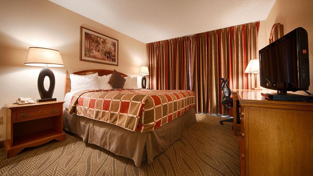 Best Western Naples Inn & Suites photo
