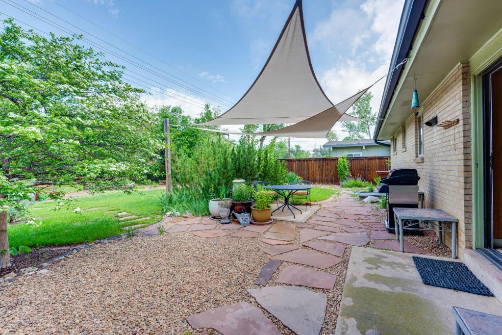 Zahrada ubytování Less Than 1 Mi to CU Boulder Home with Fenced Yard!