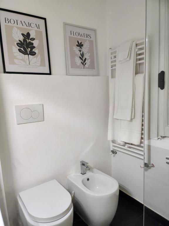 A bathroom at Varazzesuite apartment