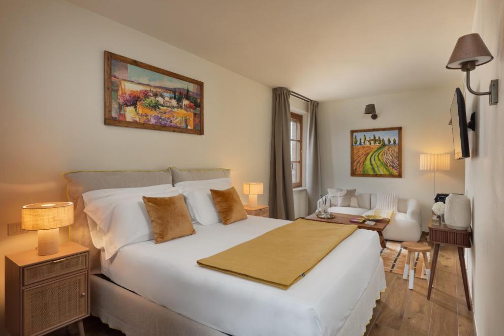 Poggio Paradiso Resort & Spa - Suite With Balcony