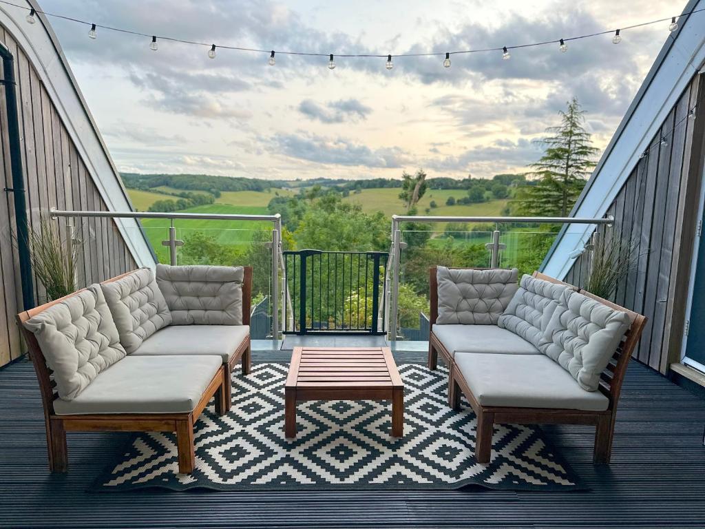 Μπαλκόνι ή βεράντα στο 4 Bed House with Breathtaking Views in Bromley