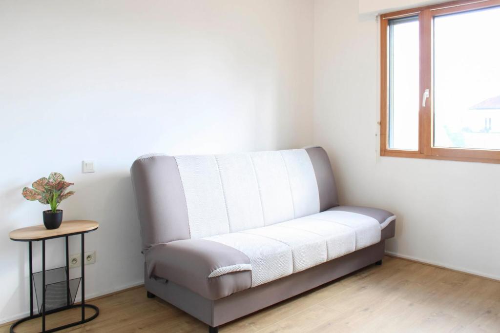 Photo de la galerie de l'établissement Studio with work space at the gates of Paris, à Clichy