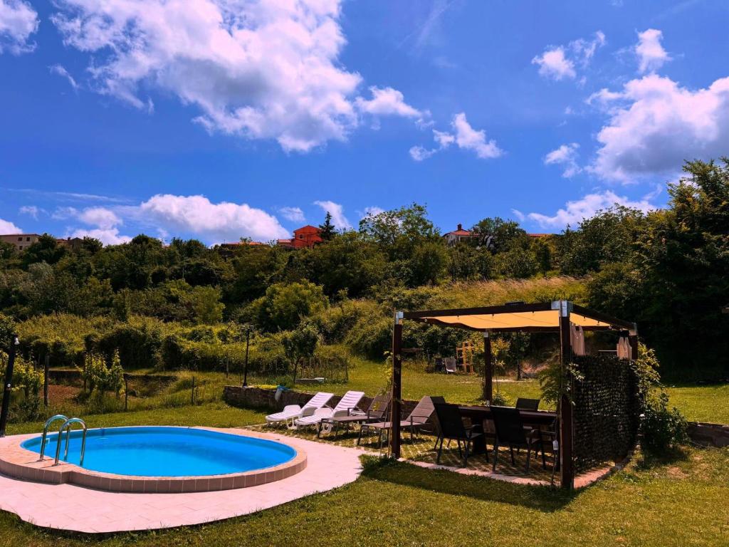 Bazén v ubytování Apartma Sunshine nebo v jeho okolí