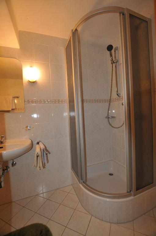 Koupelna v ubytování Frühstückspension & Appartements Eugenie