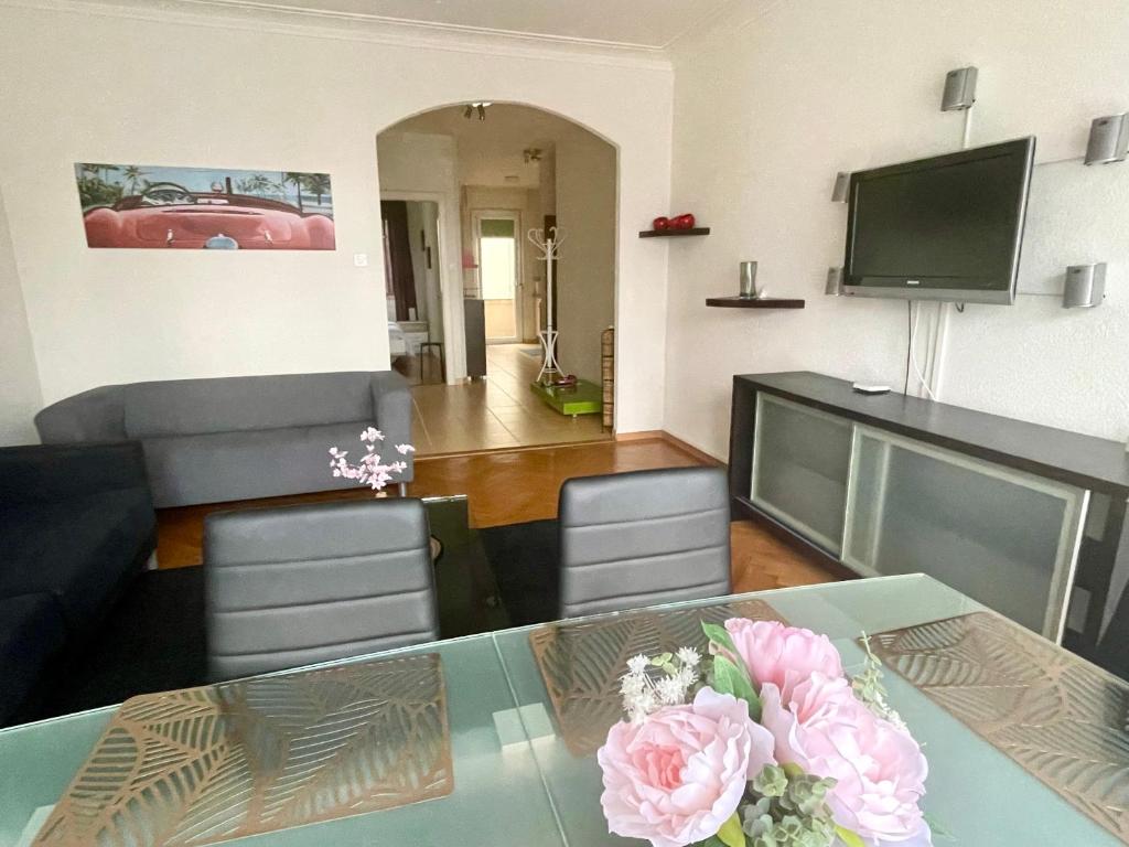 6 minutes walking from the Lausanne train station 2 rooms Apartment