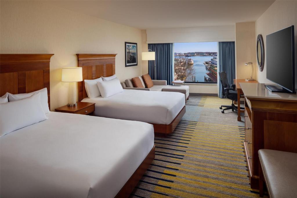 Hilton Garden Inn Portland Downtown Waterfront - 