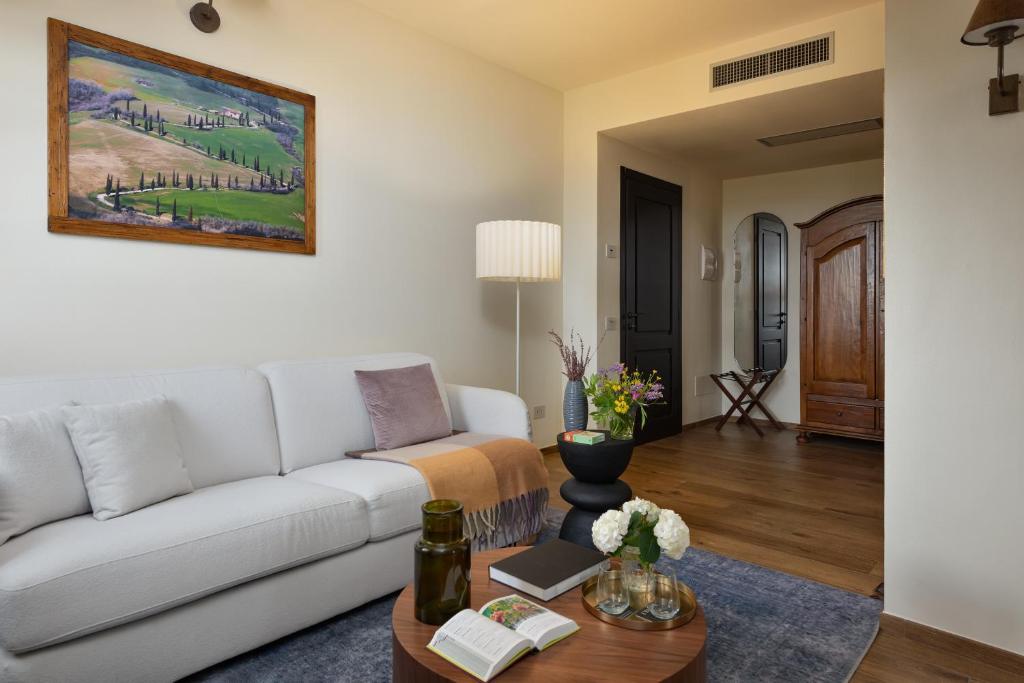 Poggio Paradiso Resort & Spa - King Studio With Sofa Bed