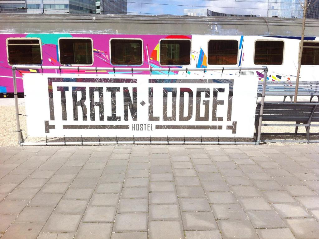 Certifikát, hodnocení, plakát nebo jiný dokument vystavený v ubytování Train Lodge Amsterdam