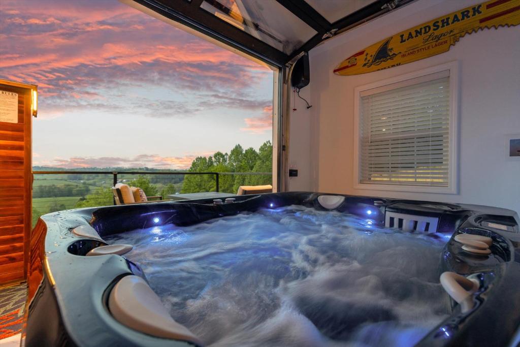 Picture Idea: Luxe Serenity Villa Indoor Hot Tub Mountain Views Sharps Chapel