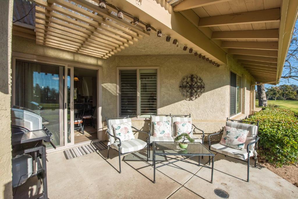 Balcone o terrazza di The Fairways