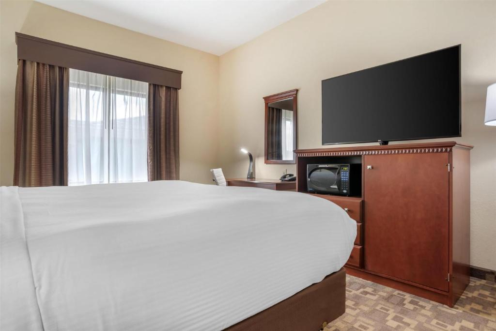 Best Western Opp Inn - King Room With Whirlpool - Non-Smoking