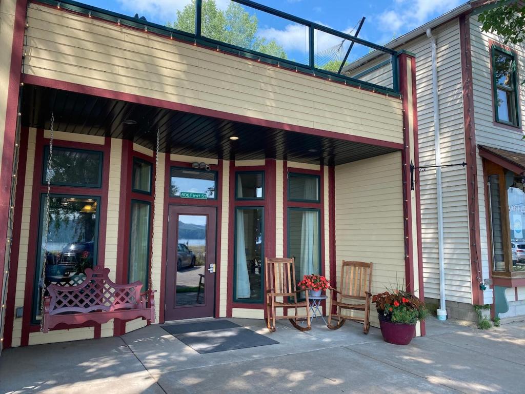 Pepin Marina Retreat Street Level Loft Apartment