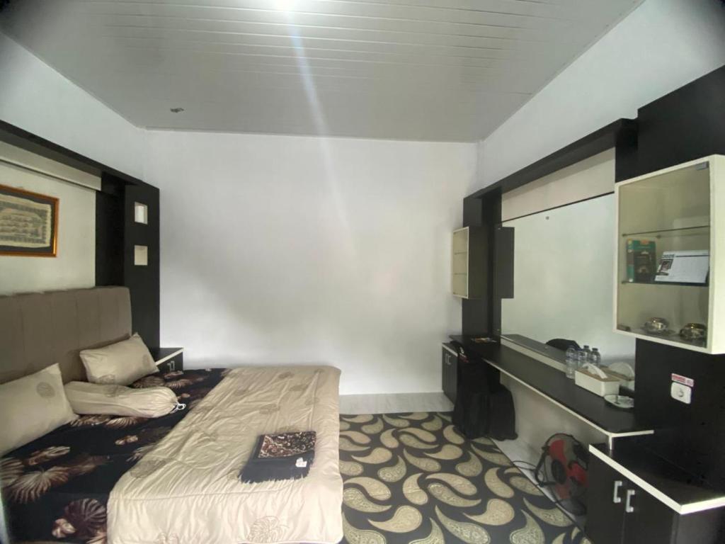 MAKIYYAH Guest House Syari'ah - Standard Double Room With Fan