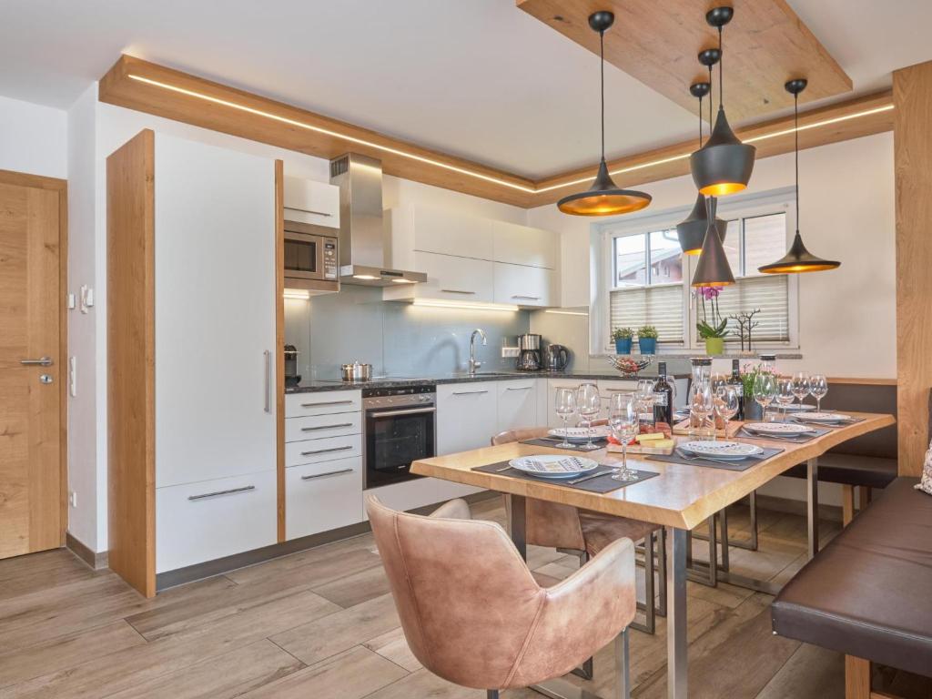 A kitchen or kitchenette at BergbiberHAUS XL
