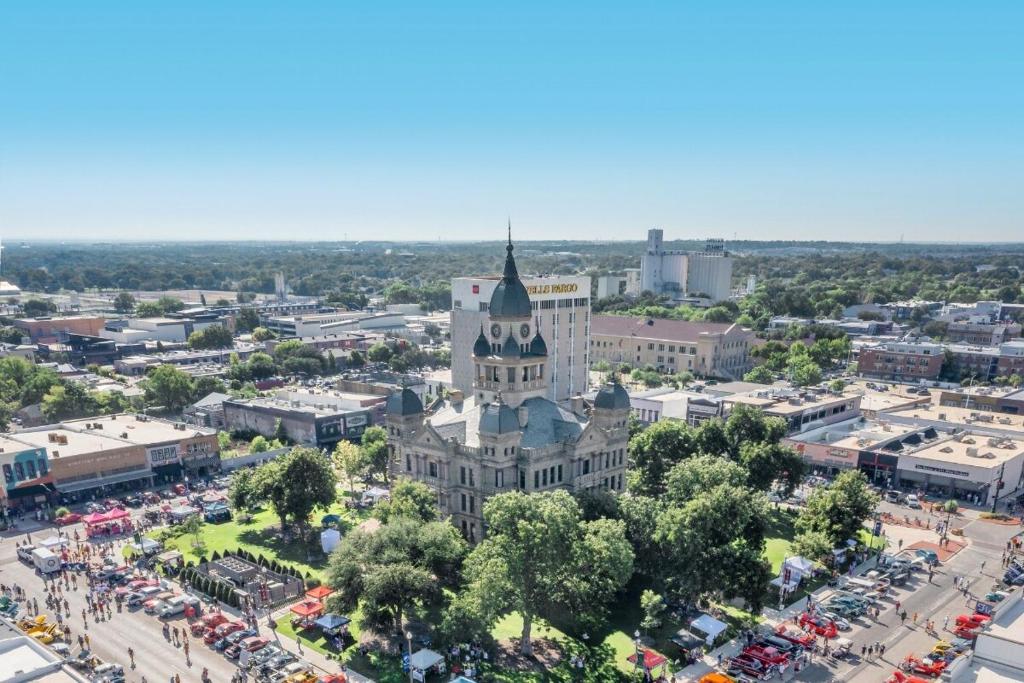 Nespecifikovaný výhled na destinaci Denton nebo výhled na město při pohledu z apartmánu