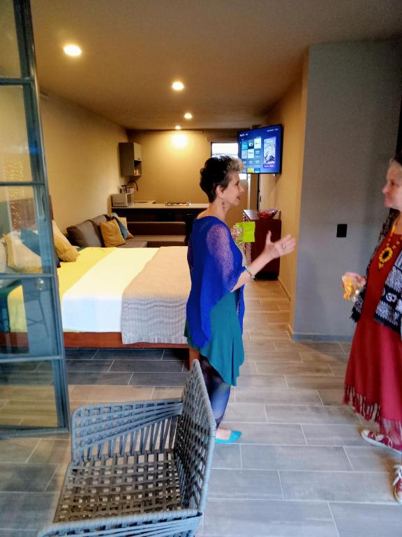 TV a/nebo společenská místnost v ubytování Hotel Casa Nativa Ajijic