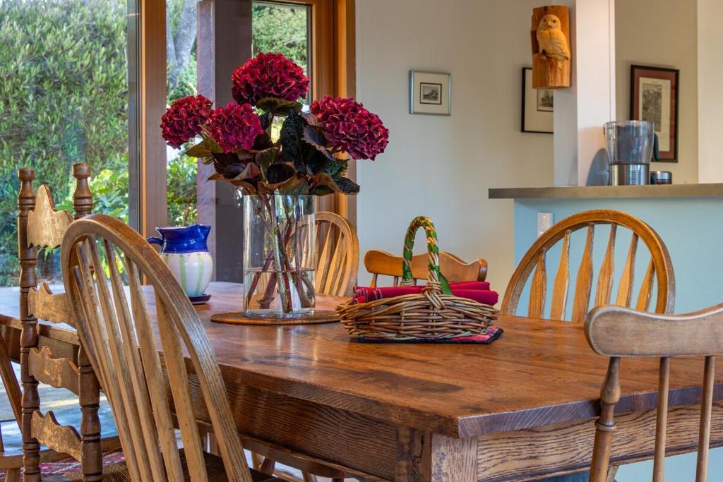 Sunrise Serenity with Hot Tub - Resim 14