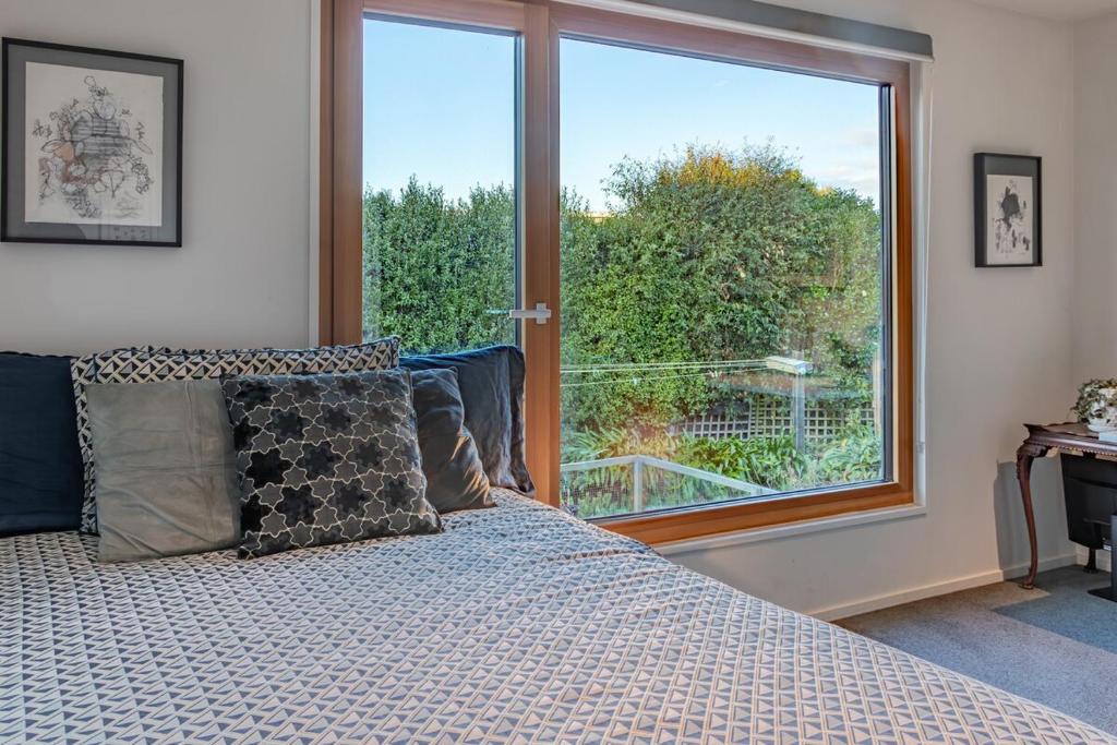 Sunrise Serenity with Hot Tub - Resim 19