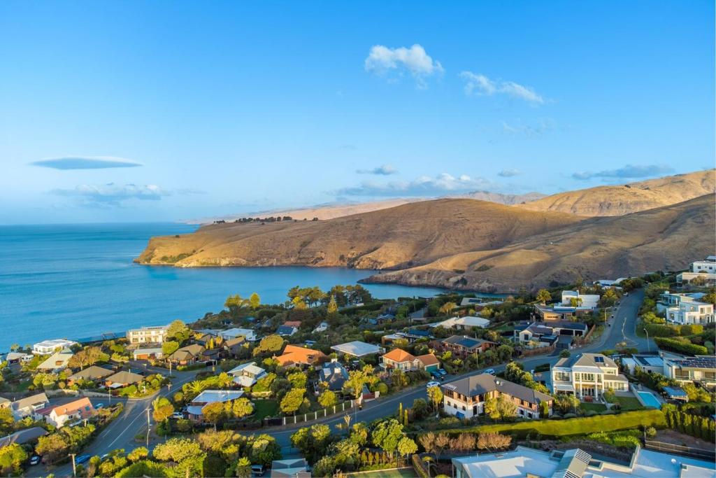 Sunrise Serenity with Hot Tub - Resim 27