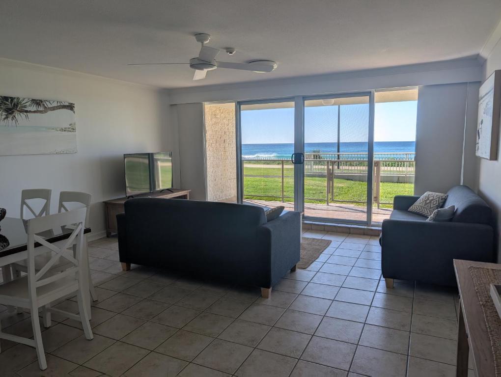Beachfront Pacific Surf Absolute Beachfront Apartments - Appartement De Luxe