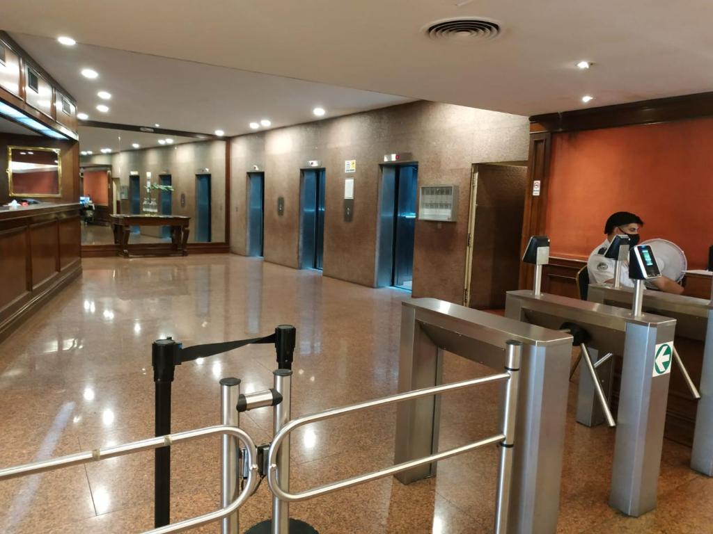 Ο χώρος του λόμπι ή της ρεσεψιόν στο Mía Apart