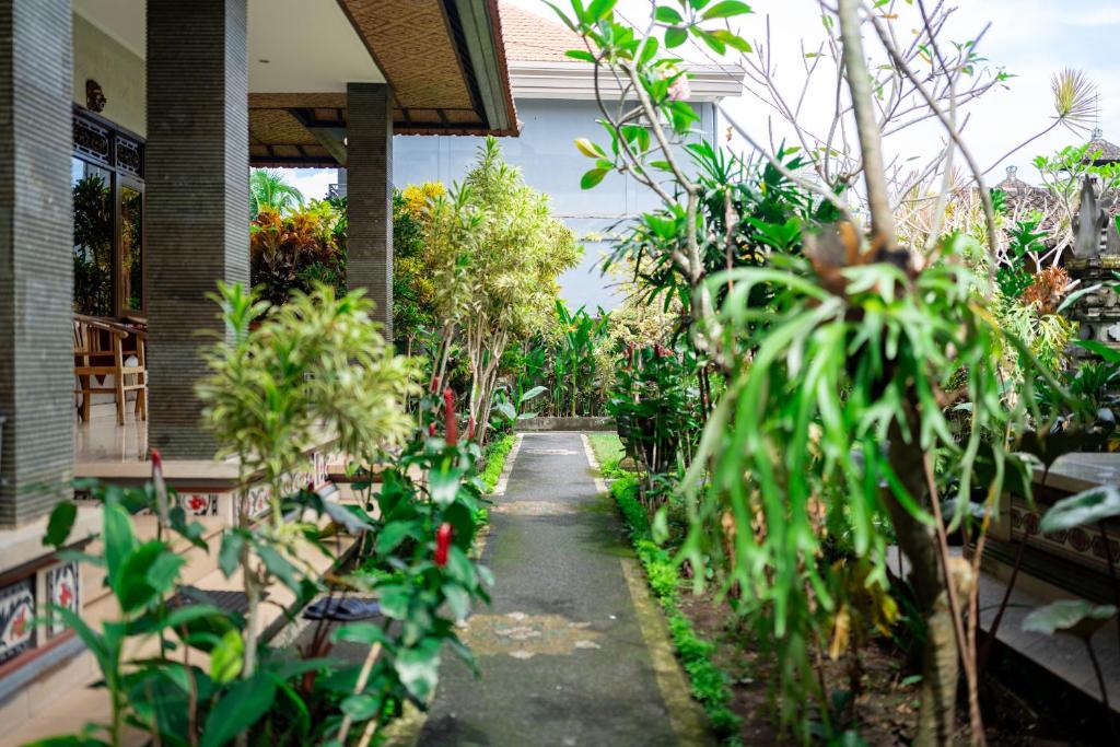 Zahrada ubytování Rena House Ubud