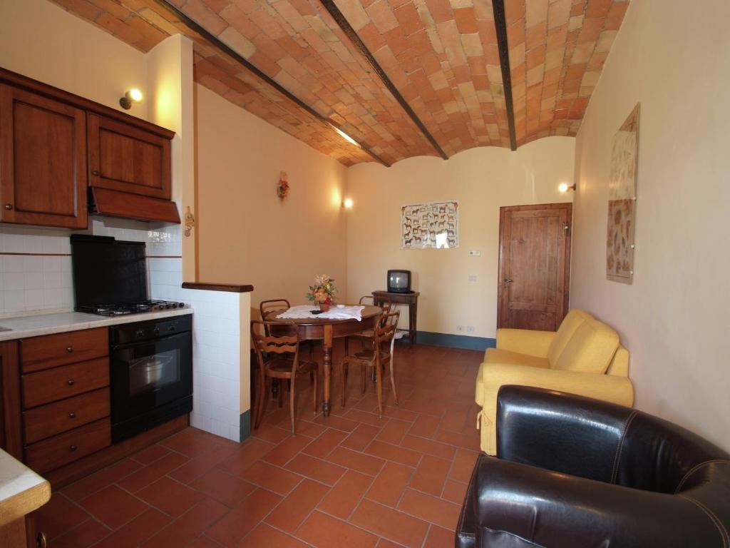 A kitchen or kitchenette at Modern Farmhouse in Pienza with Pool