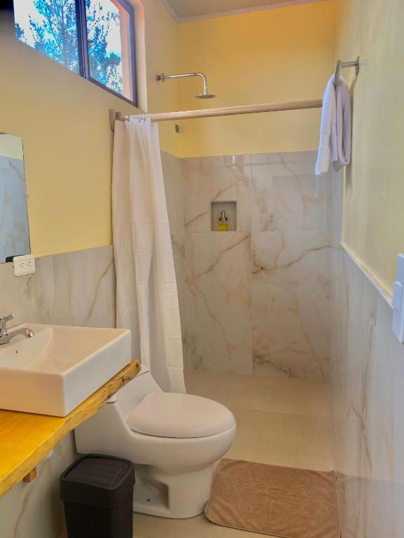 Koupelna v ubytování Inti Amanta Lodge