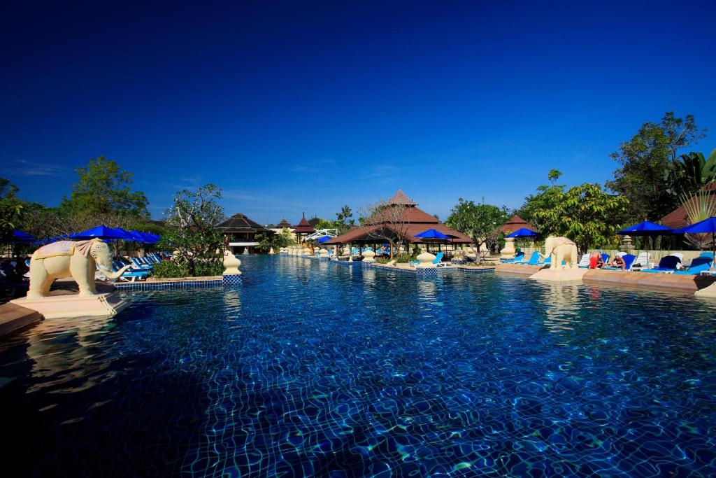 Bazén v ubytování Seaview Resort Khao Lak - SHA Plus nebo v jeho okolí