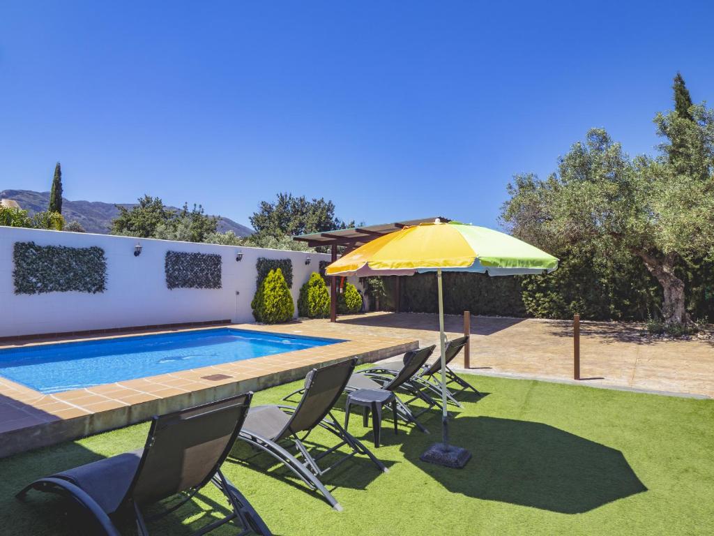 Basen w obiekcie Cubo's Casa La Dehesilla High Privacy and Pool lub w pobliżu