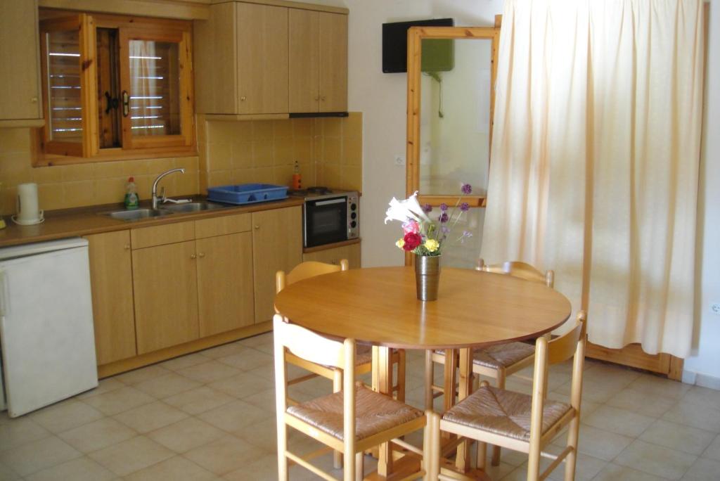Kuchnia lub aneks kuchenny w obiekcie Navarone Beach Apartments
