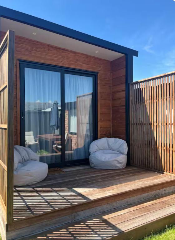 Lakeside Tiny Home - Resim 6