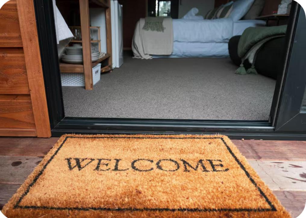 Lakeside Tiny Home - Resim 16