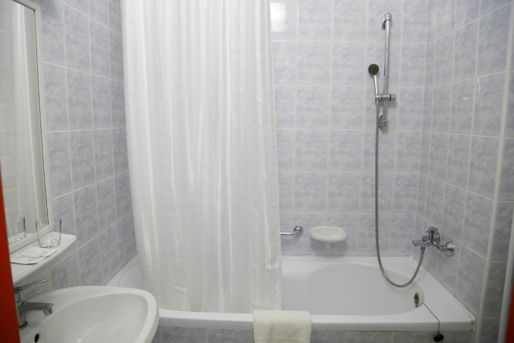 Auguszta Hotel - Resim 3