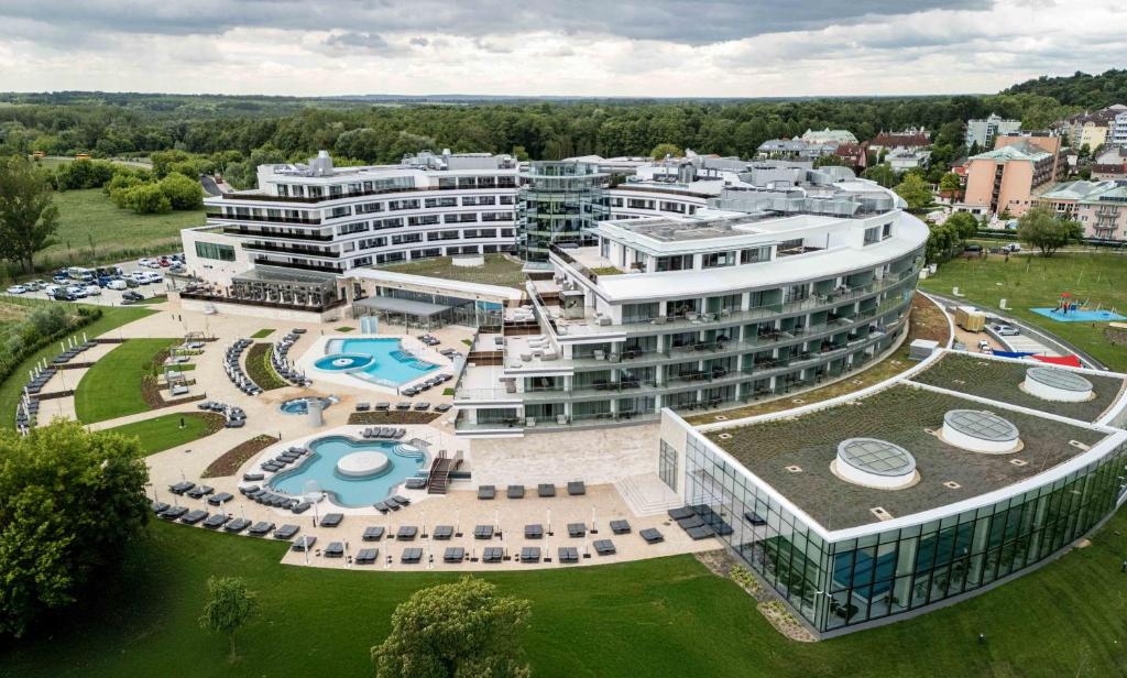 Bazén v ubytování Le Primore Hotel & Spa nebo v jeho okolí