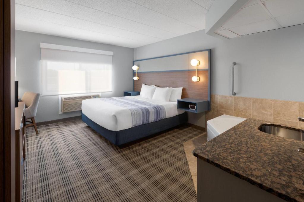 AmericInn by Wyndham Chippewa Falls - 豪华特大号床一室公寓套房 - 禁烟