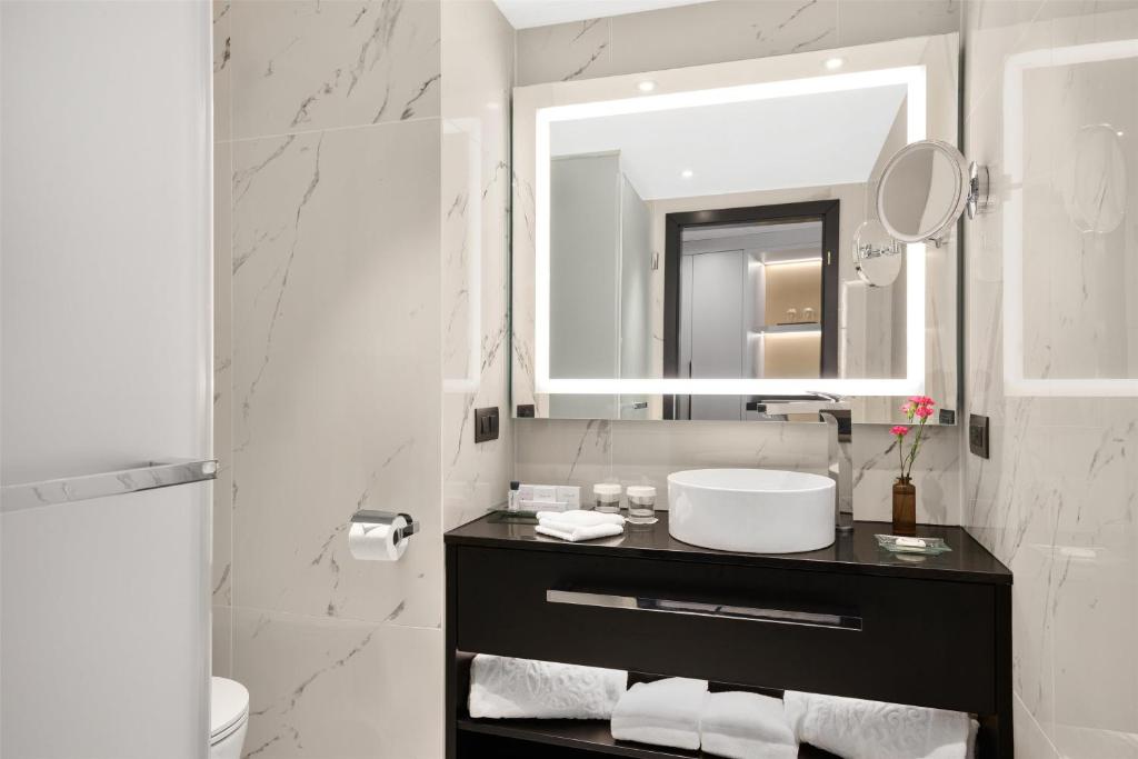 Kempinski Hotel Corvinus Budapest - Resim 45