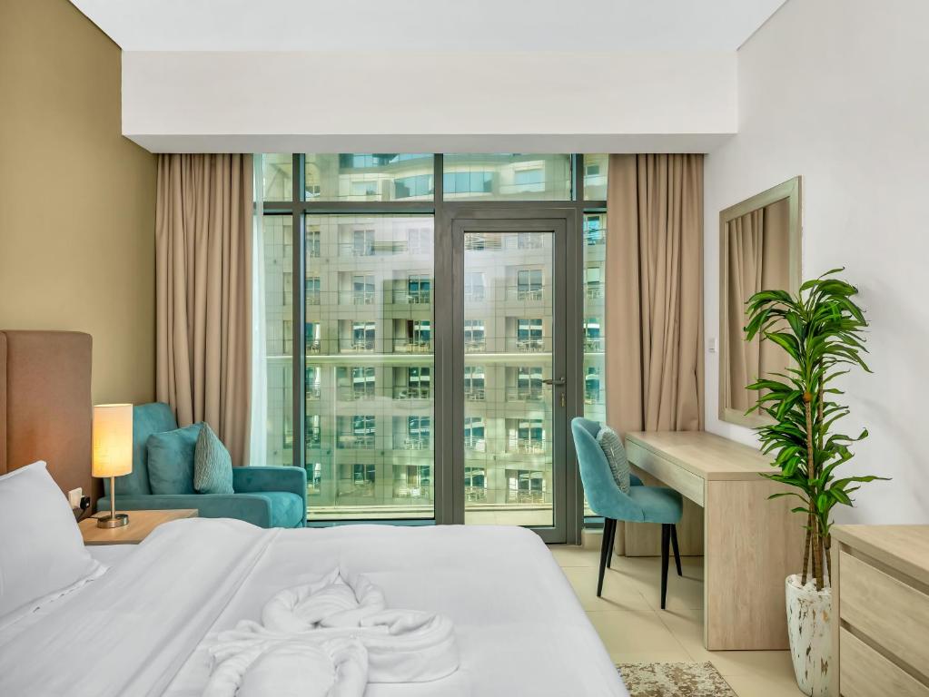 Palm Jumeirah Beachfront apartment with rooftop Infinity pool and ... - Luxury Beachfront Apartments With Rooftop Pool
