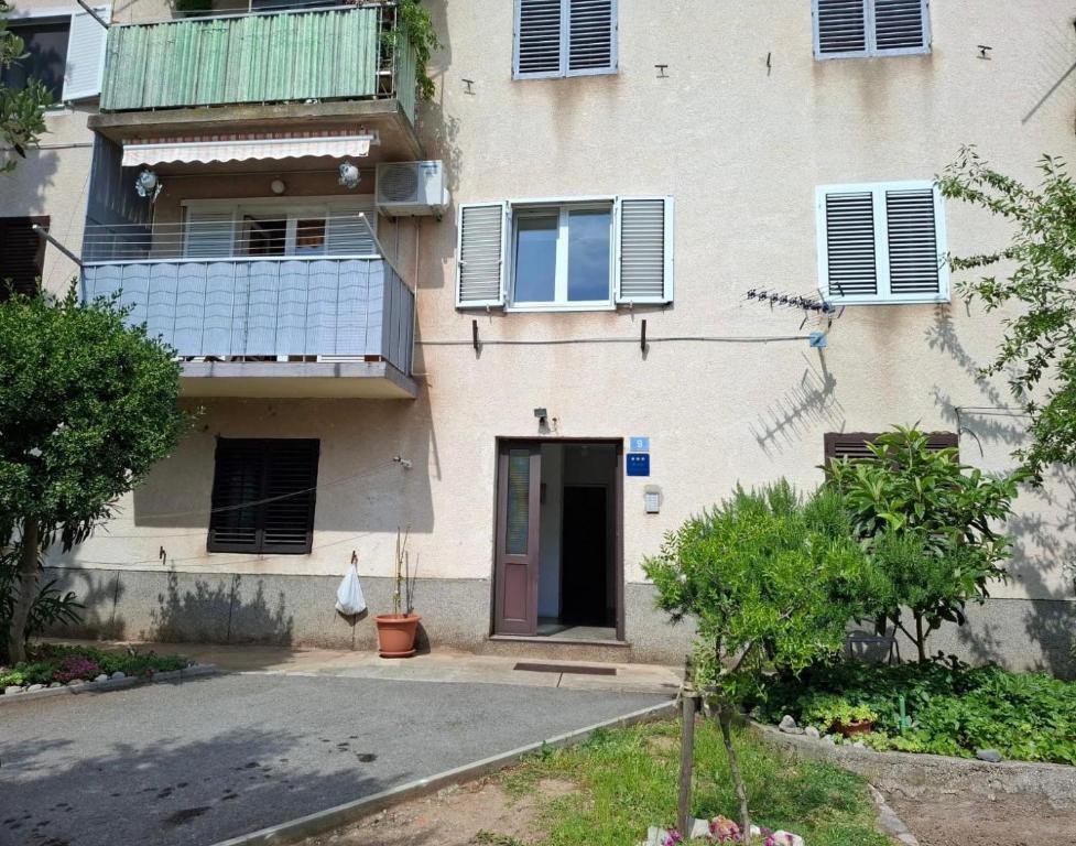 Budova, kde se apartmán nachází