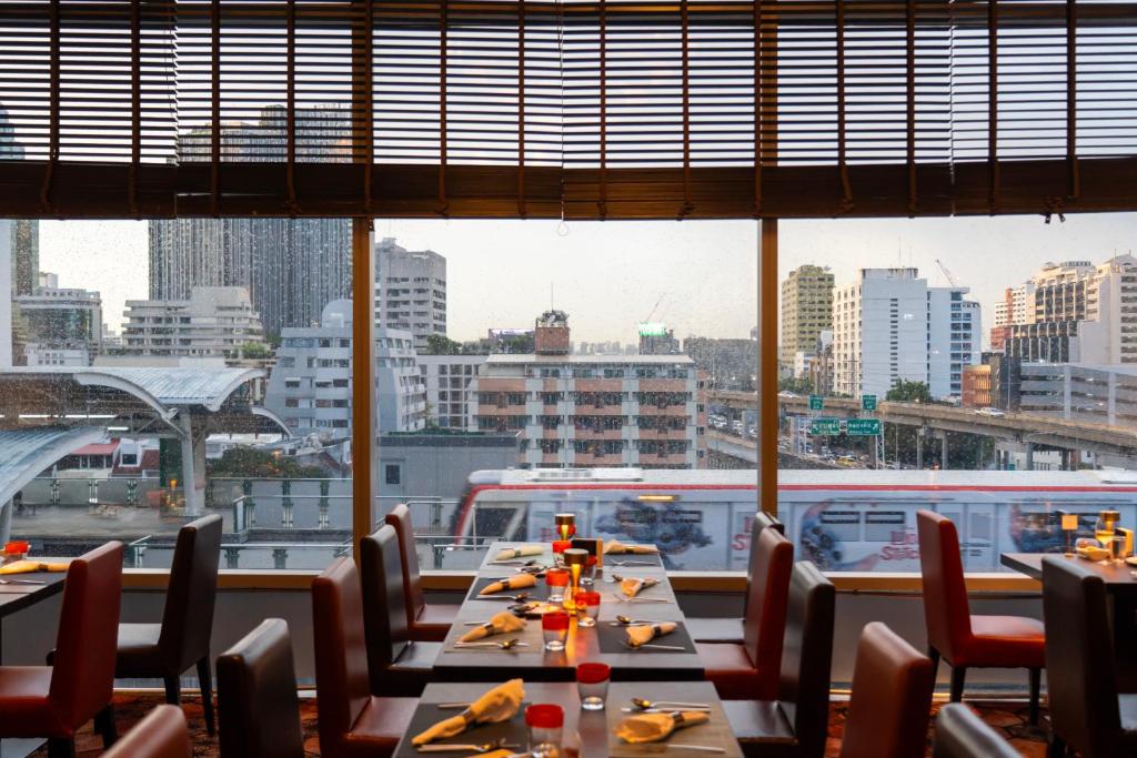 Four Points by Sheraton Bangkok Ploenchit Sukhumvit - Resim 8