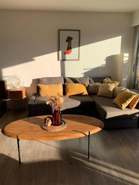 Photo de la galerie de l'établissement Appartement Cosy verdure et soleil, à Villeneuve-Loubet