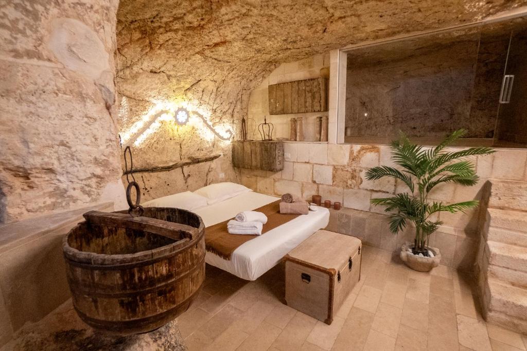 Cave Luxury Suite