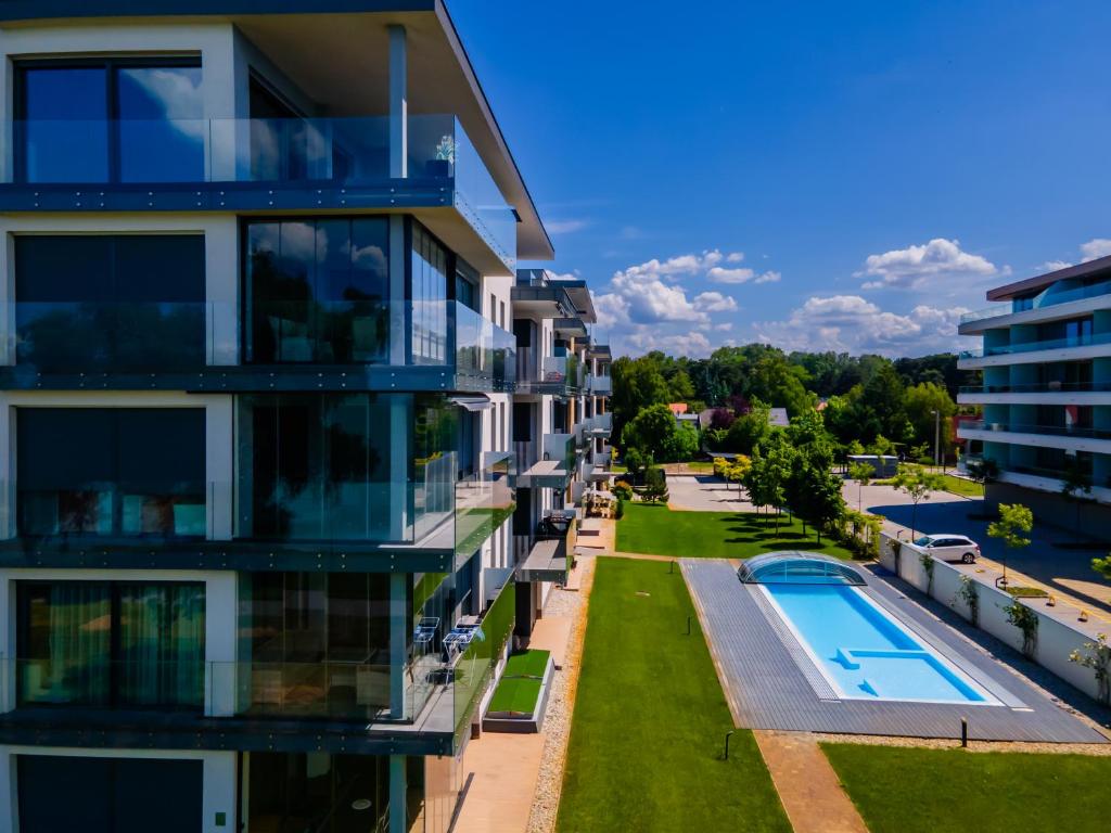 Bazén v ubytovaní MyFlat Casa Galerius Apartment alebo v jeho blízkosti